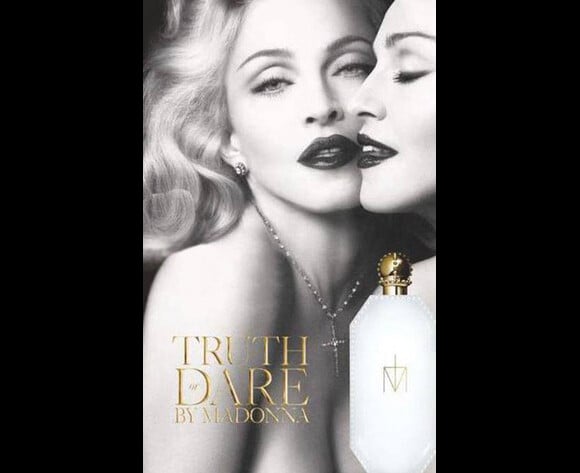 Madonna, glamour et sensuelle pour la publicité de son parfum Truth Or Dare.
