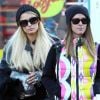 Les deux soeurs Hilton brillent de beauté et de style à Aspen, le 23 décembre 2011.