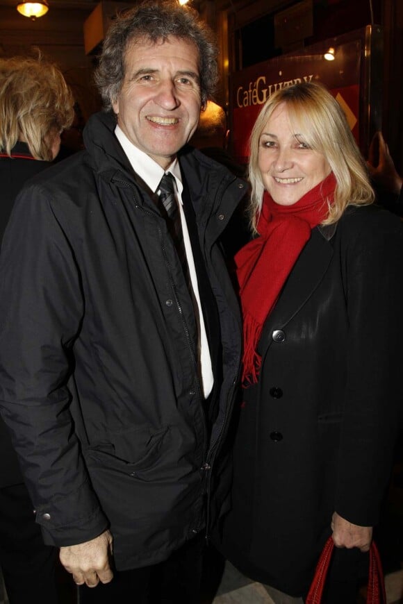 Gérard Leclerc, demi-frère de Julien Clerc, et son épouse Julie, voix emblématique d'Europe 1, à Paris, le 12 décembre 2011.