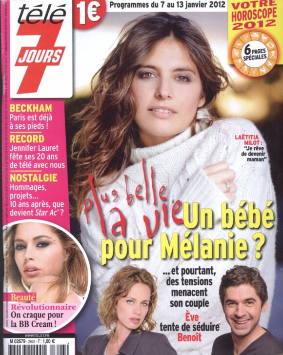 Le magazine Télé 7 Jours en kiosques le lundi 2 janvier 2012.