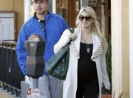 Jessica Simpson, enceinte, n'a pas renoncé aux talons vertigineux pour son homme