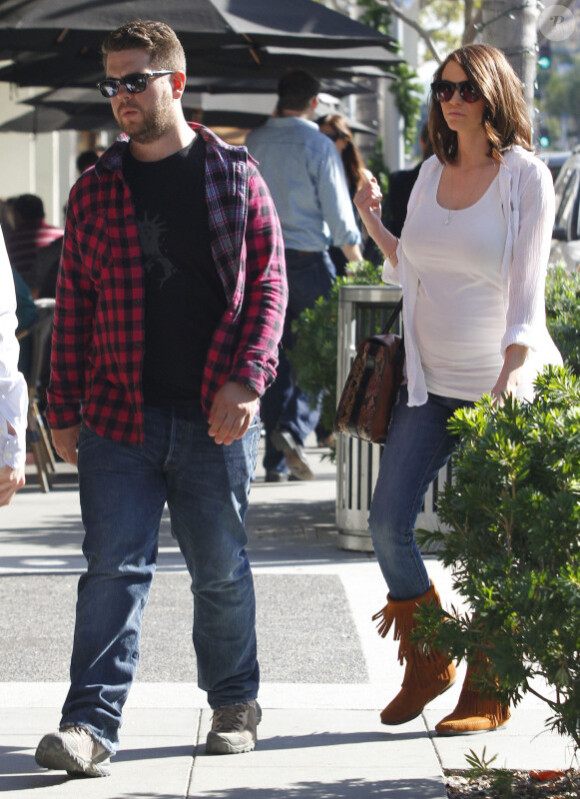 Jack Osbourne et sa fiancée Lisa Stelly enceinte profitent du soleil à Los Angeles, le 3 janvier 2012