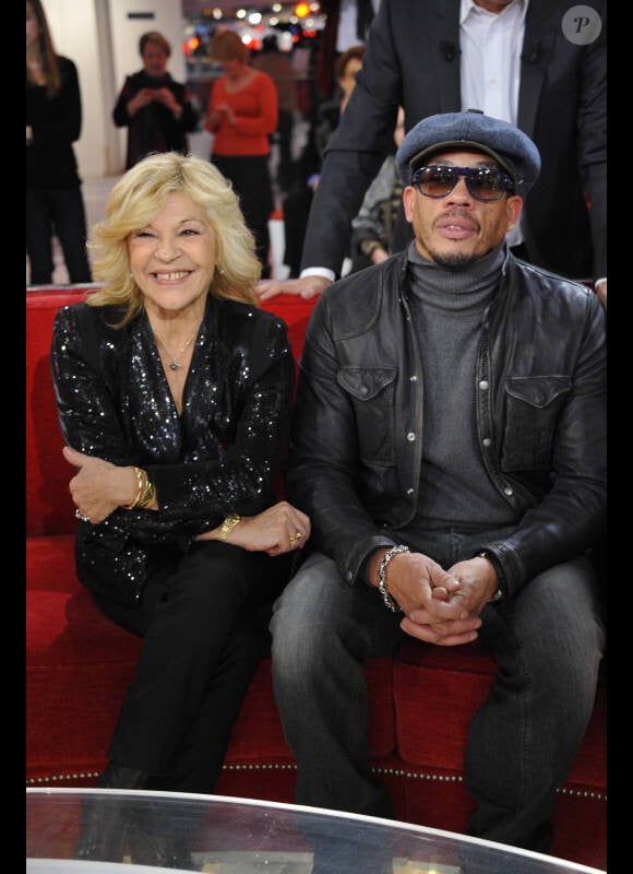 JoeyStarr et Nicoletta lors de l'émission Vivement Dimanche enregistrée le 4 janvier 2012 au Studio Gabriel à Paris
