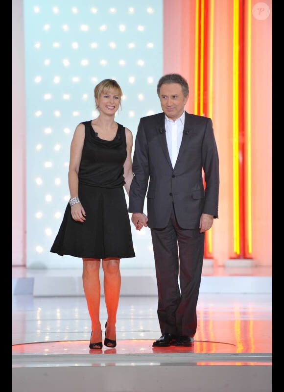 Michel Drucker et Karin Viard lors de l'émission Vivement Dimanche enregistrée le 4 janvier 2012 au Studio Gabriel à Paris