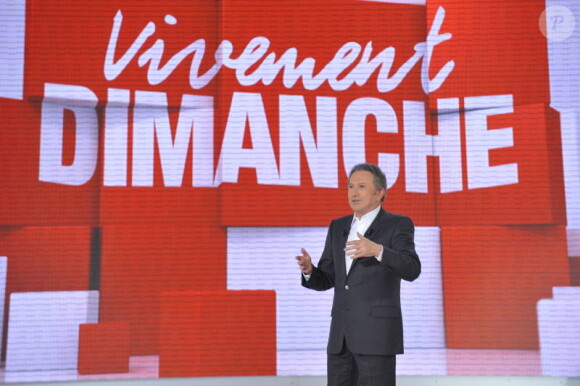 Michel Drucker lors de l'émission Vivement Dimanche enregistrée le 4 janvier 2012 au Studio Gabriel à Paris