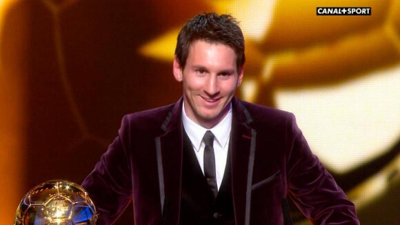 Lionel Messi reçoit le Ballon d'Or 2012 à Zurich le 9 janvier 2012