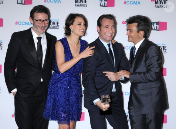 Michel Hazanavicius, Bérénice Bejo, Jean Dujardin, Thomas Langmann et Ludovic Bource au Critics' Choice Awards, à Los Angeles le 12 janvier 2012.