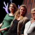 Alice Taglioni, Virginie Efira et Muriel Robin lors de la cérémonie de cloture du 15e Festival International du film de Comédie de l'Alpe d'Huez le samedi 21 janvier 2012