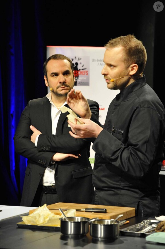 François-Xavier Demaison et David Toutain lors de la quatrième édition de Paris des Chefs, à La Mutualité, le 23 janvier 2012.