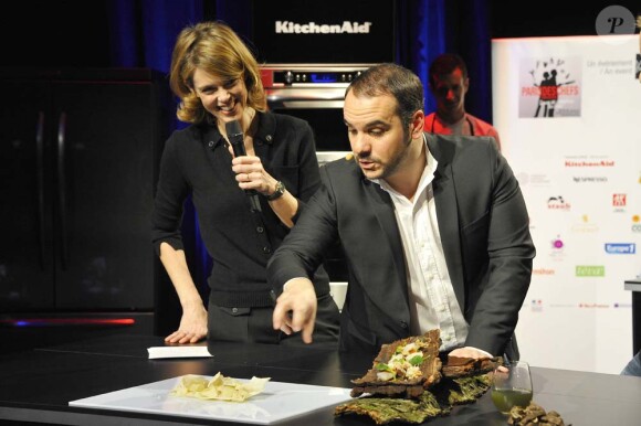 Julie Andrieu et François-Xavier Demaison lors de la quatrième édition de Paris des Chefs, à La Mutualité, le 23 janvier 2012.