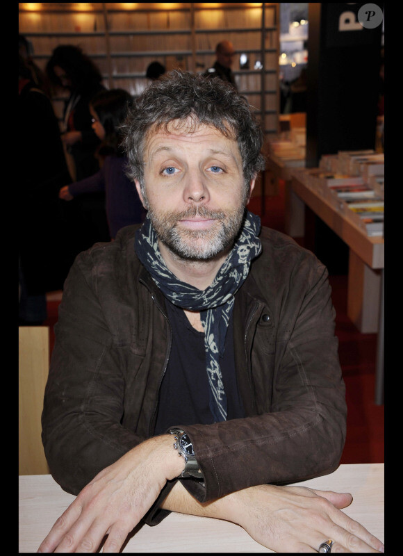 Stéphane Guillon en mars 2011 au Salon du livre