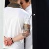 Jennifer Lopez sur son shooting à Miami, son chéri Casper ne la quitte pas. Ils sont très amoureux !