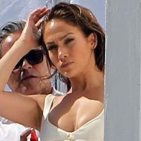 Jennifer Lopez : Sublime en maillot et totalement in love avec son chéri !