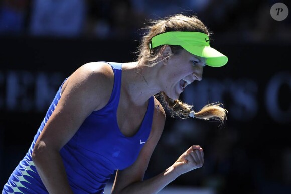 Victoria Azarenka, 22 ans, lors de sa demi-finale victorieuse contre la tenante du titre Kim Clijsters lors de l'Open d'Australie 2012. En finale, la Bélarusse atomisera Maria Sharapova pour devenir n°1 de la WTA.