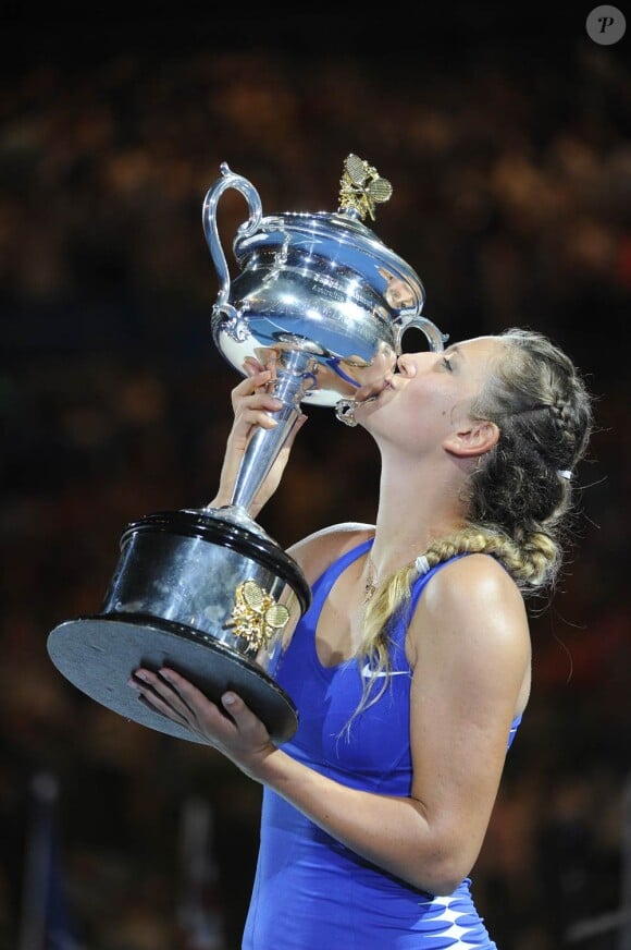 Victoria Azarenka a remporté le 28 janvier 2012 à 22 ans l'Open d'Australie, son premier trophée en Grand Chelem, aux dépens de Maria Sharapova, et est devenue la nouvelle numéro un mondial.