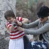 Gwen Stefani apprend à pêcher à son fils Kingston à Agoura Hills le 29 janvier 2012