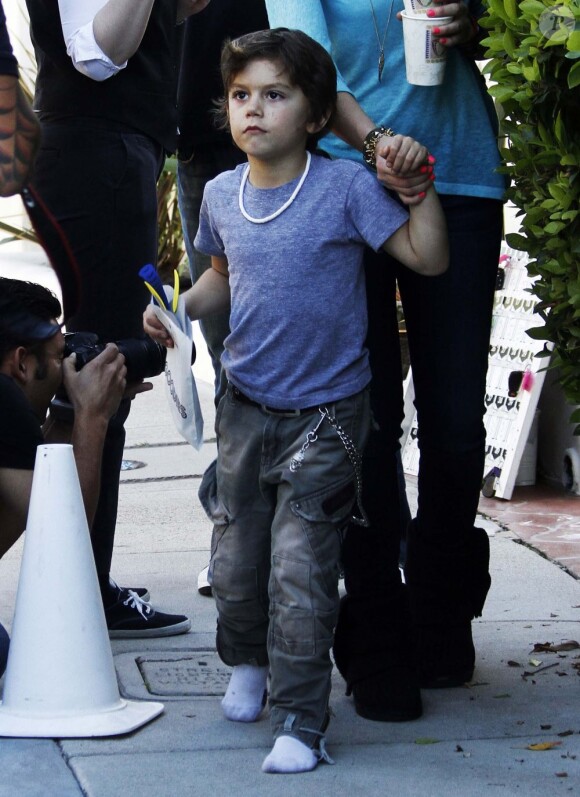 Gavin Rossdale, sa femme Gwen Stefani et leurs fils Kingston et Zuma, vont à une fête à Los Feliz, le 28 janvier 2012