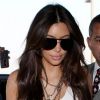 Kim Kardashian à l'aéroport de Los Angeles s'apprête à s'envoler pour Miami. Le 1er février 2012.