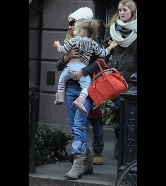 Sarah Jessica Parker accompagne sa fille Marion, deux ans et demi, à l'école, à New York, le vendredi 3 février 2012.