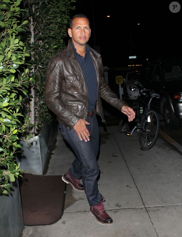 Alex Rodriguez quitte le restaurant Il Ristorante après avoir dîné avec Cindy Crawford et son mari. Santa Monica, le 7 février 2012.