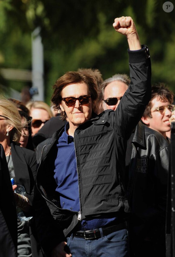Paul McCartney reçoit son étoile sur le Walk of Fame à Los Angeles, le 9 février 2012.