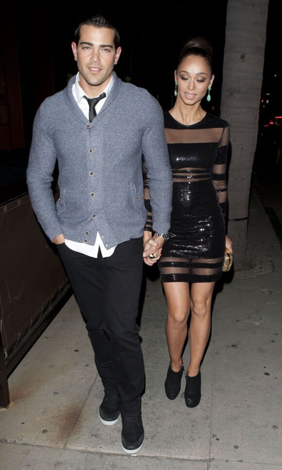 Jesse Metcalfe et sa future femme Cara Santana lors d'une soirée à Los Angeles le 9 février 2012