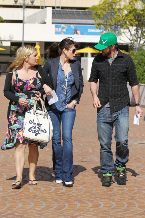 Justin Timberlake et Jessica Biel, accompagnés d'une amie, à la sortie d'un cabinet médical de Los Angeles, le 10 février 2012.