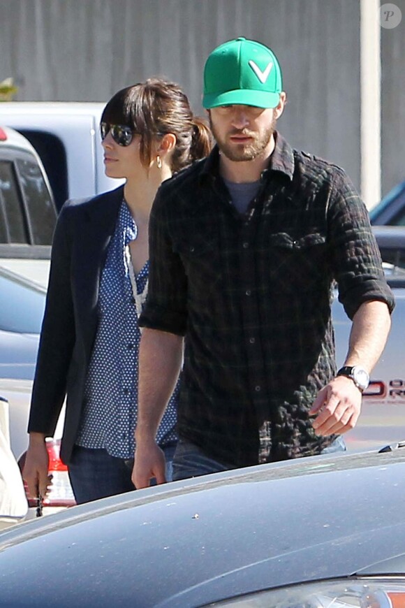 Justin Timberlake et Jessica Biel à la sortie d'un cabinet médical de Los Angeles, le 10 février 2012.