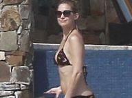 Kate Hudson, amoureuse, dévoile sa silhouette de rêve sous le soleil