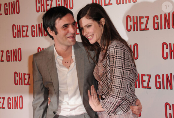 Anna Mouglalis et Samuel Benchetrit à Paris pour la première de Chez Gino en mars 2011