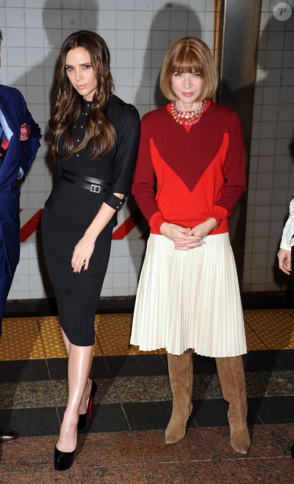 Victoria Beckham et Anna Wintour, deux ambassadrices de choix pour la Grande-Bretagne, lancent la campagne Britain's Great dans le métro à New York. Le 15 février 2012.
