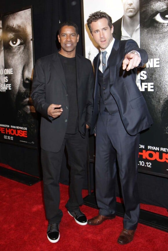 Ryan Reynolds et Denzel Washington à l'avant-première de Sécurité Rapprochée à New York, le 7 février 2012.