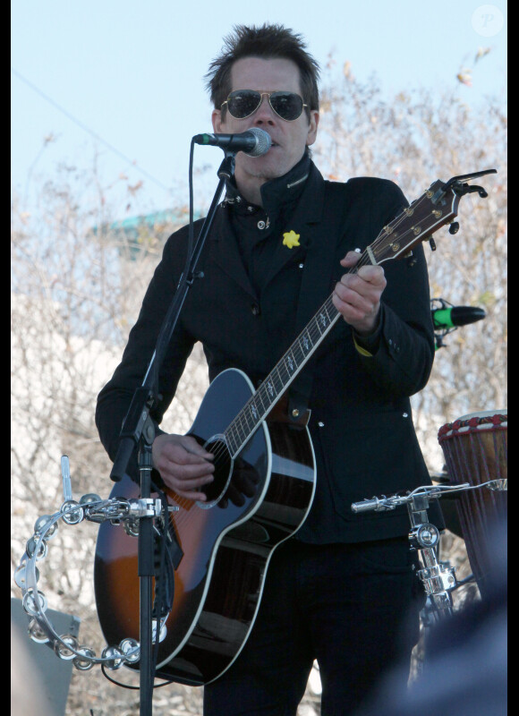 Kevin Bacon et son frère Michael le 11 février 2012 en Louisiane lors d'un concert de leur groupe les Bacon Brothers
