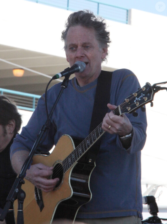 Kevin Bacon et son frère Michael le 11 février 2012 en Louisiane lors d'un concert de leur groupe les Bacon Brothers