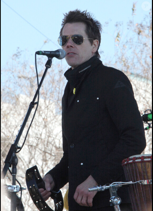 Kevin Bacon et son frère Michael le 11 février 2012 en Louisiane lors d'un concert de leur groupe les Bacon Brothers