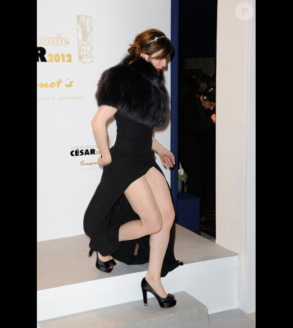 Valérie Donzelli a osé la robe très échancrée pour la 37ème cérémonie des César, à Paris, le 24 février 2012
