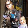 Jennifer Garner, enceinte, et sa fille Violet, le 24 février 2012 à Los Angeles
