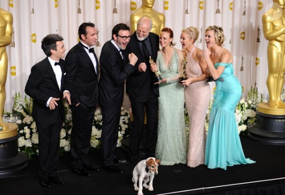 L'équipe de The Artist, Oscar du meilleur film, le 26 février 2012 à Los Angeles.