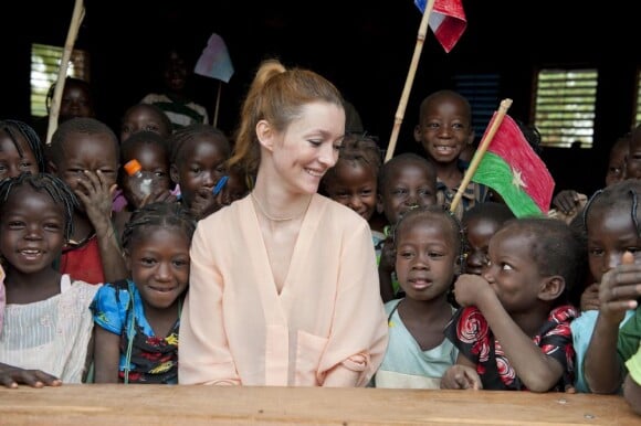 Audrey Marney lors de son voyage au Burkina Faso
