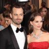 Natalie Portman et son compagnon Benjamin Millepied à la cérémonie des Oscars, Los Angeles, le 26 février 2012.