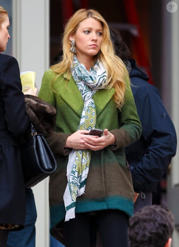 Blake Lively concentrée sur le tournage de Gossip Girl, le 1er mars, à New York