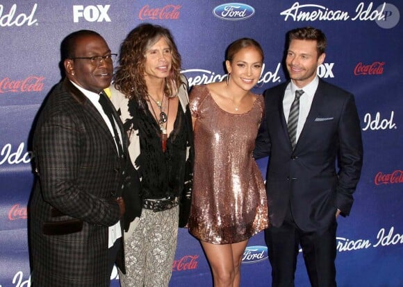 Jennifer Lopez, Randy Jackson, Steven Tyler et Ryan Seacrest à la soirée des finalistes d'American Idol, au nightclub The Grove de Los Angeles, le 1er mars 2012.