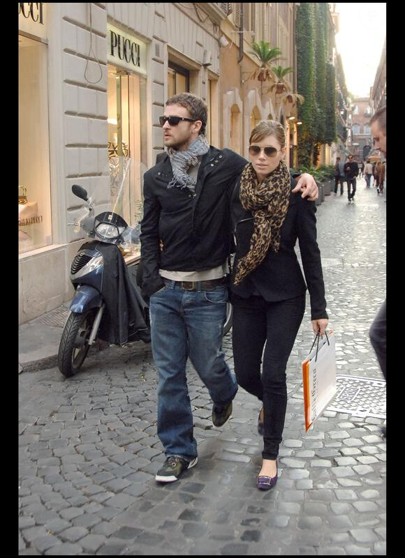 Justin Timberlake et Jessica Biel se promènent à Rome, le 24 septembre 2008.