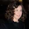 Valérie Lemercier, très chic dans son manteau et sa petite robe noire lors de la soirée Dior Joaillerie à Paris, le 4 mars 2012.