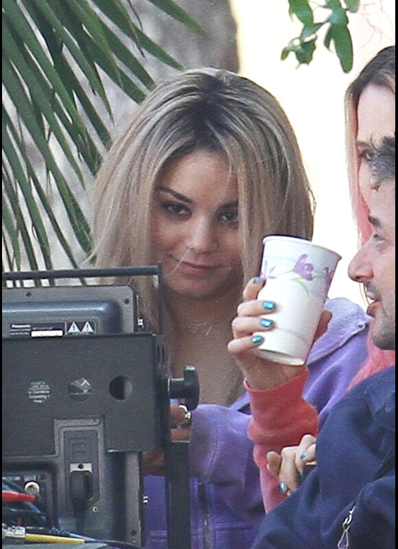 Vanessa Hudgens, devenue blonde, sur le tournage de Spring Breakers, le lundi 5 mars 2012.