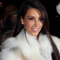 La sublime Kim Kardashian, Diddy et Anna Wintour applaudissent Kanye West