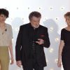 Valérie Bonneton, Eddy Mitchell et Alexandra Lamy sur le plateau de Vivement dimanche, le 8 mars 2012 - diffusion le 11 mars.