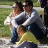 Jessica Alba en famille à Los Angeles profite du soleil radieux le 11 mars 2012