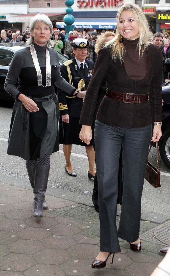 La princesse Maxima au lancement du programme Women Inc. le 6 mars 2012 à Amsterdam.
 
Après la tragédie familiale qui a frappé la famille royale des Pays-Bas en février 2012 (le prince Friso, victime d'une avalanche, est tombé dans le coma), il a fallu se remettre au travail...