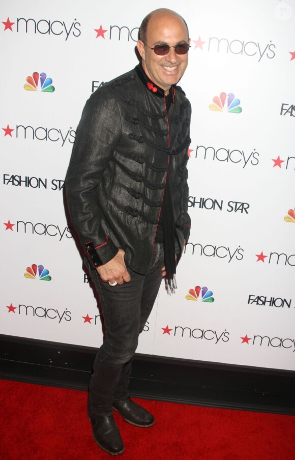 Le créateur John Varvatos à la première de l'émission Fashion Star, organisée au Macy's Herald Square. New York, le 13 mars 2012.